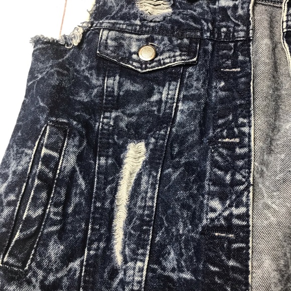 Girls Sleeveless Denim Vest Goth Distressed Bleached Marbled Large 10/12 EUC - Picture 5 of 7